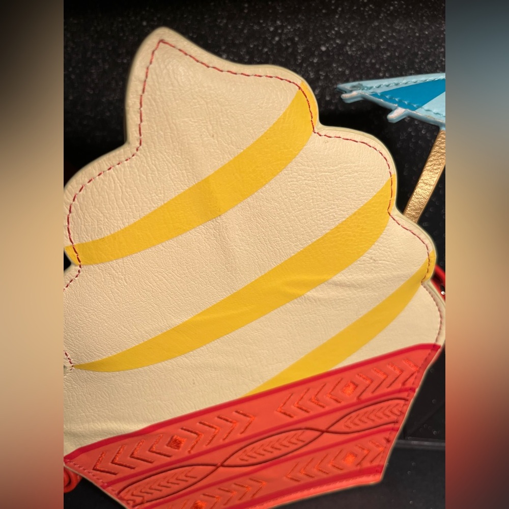 Disney Parks ( Dole Whip Crossbody Bag ) ๐๐๐๐๐๐๐๐๐๐๐๐๐๐๐๐๐๐ - Picture 4 of 5